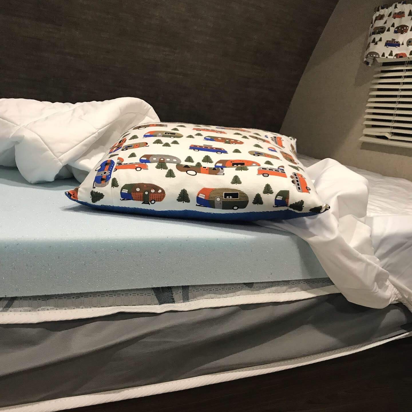 fe249844-c5a3-4120-8e56-e29504f29fe3